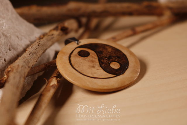 Holzanhänger Yin Yang - Kreativwerkstatt